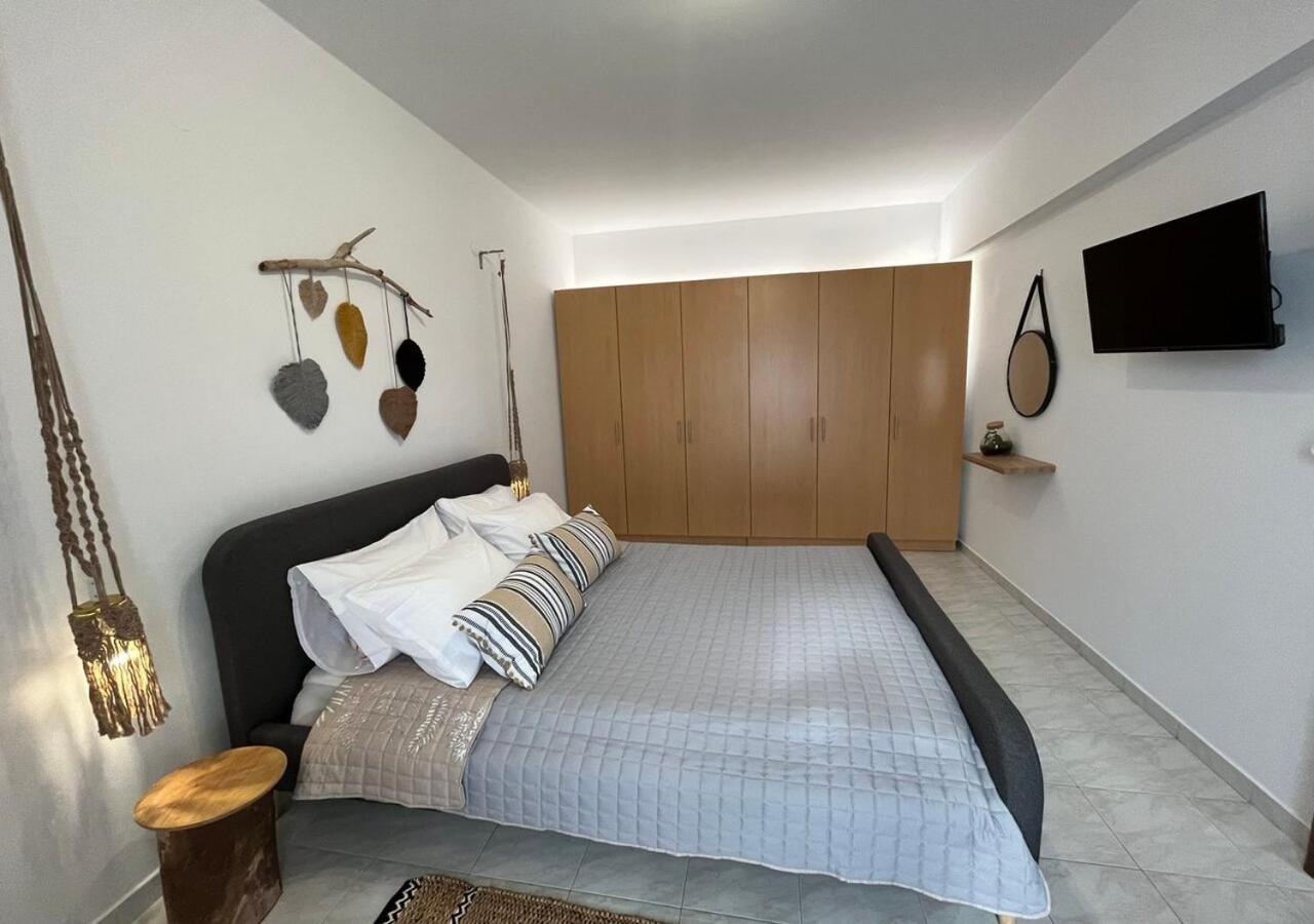 Swallow'S Nest Apartment Paradisi  Exterior photo
